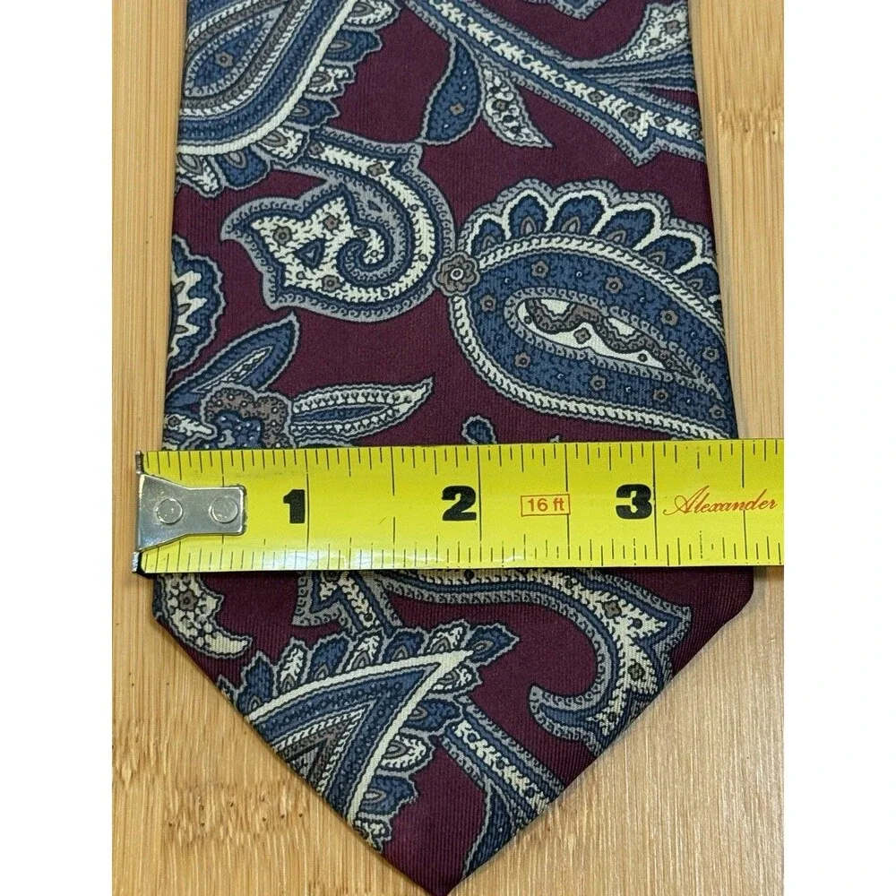 Bill Blass Made USA 100% Silk Tie Burgundy Paisley Designer Executive Classic